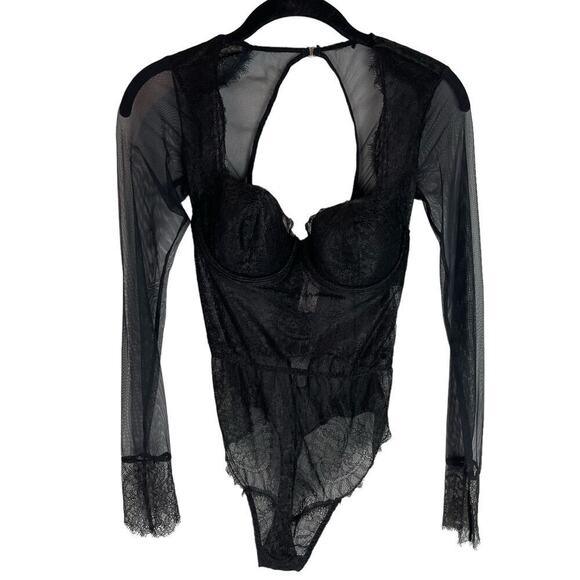 Victoria’s Secret black lace long sleeve sheer lace bodysuit size 34B - Picture 4 of 10